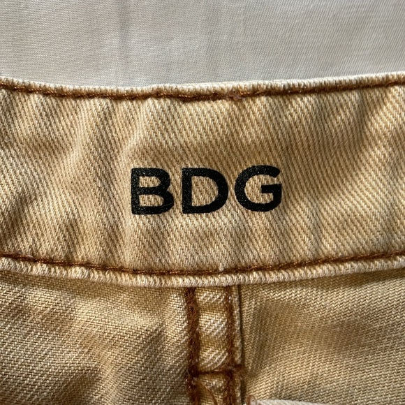 BDG Low Rise Dolphin Tan Distressed Oversized 100% Cotton Jean Shorts Size 27 - Picture 2 of 7